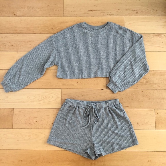 SHEIN Other - 🔴 3/$20 SHEIN Cropped Long Sleeve & shorts Set
